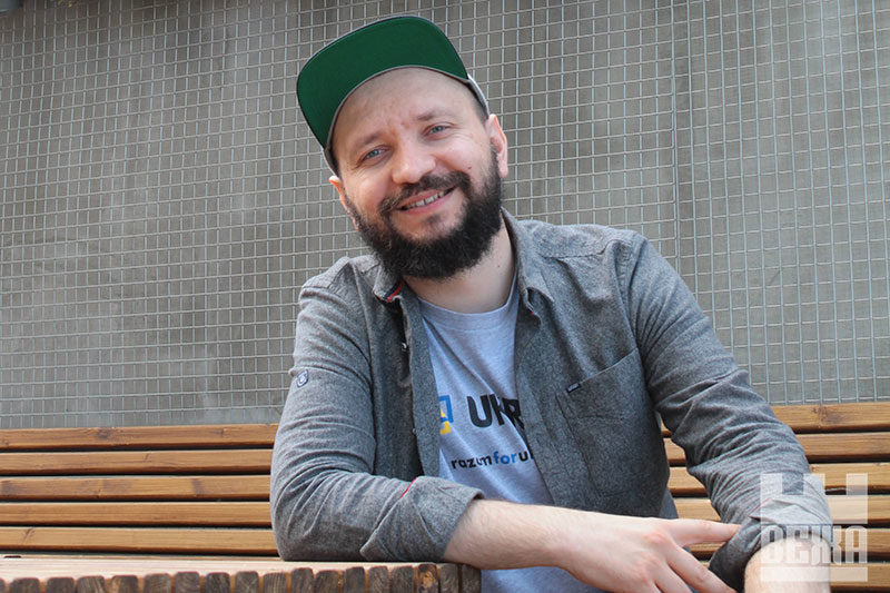 Марко Галаневич: «Ми відчуваємо велику відповідальність виступаючи закордоном, оскільки щодня зустрічаємо людей, котрі мало знають про Україну»
