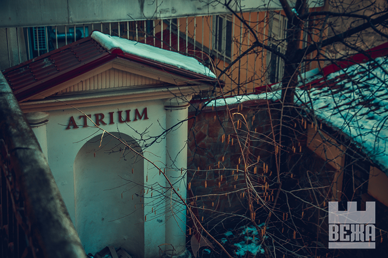 Магія старого міста: як виглядають маленькі дворики в історичній частині Івано-Франківська (фоторепортаж)