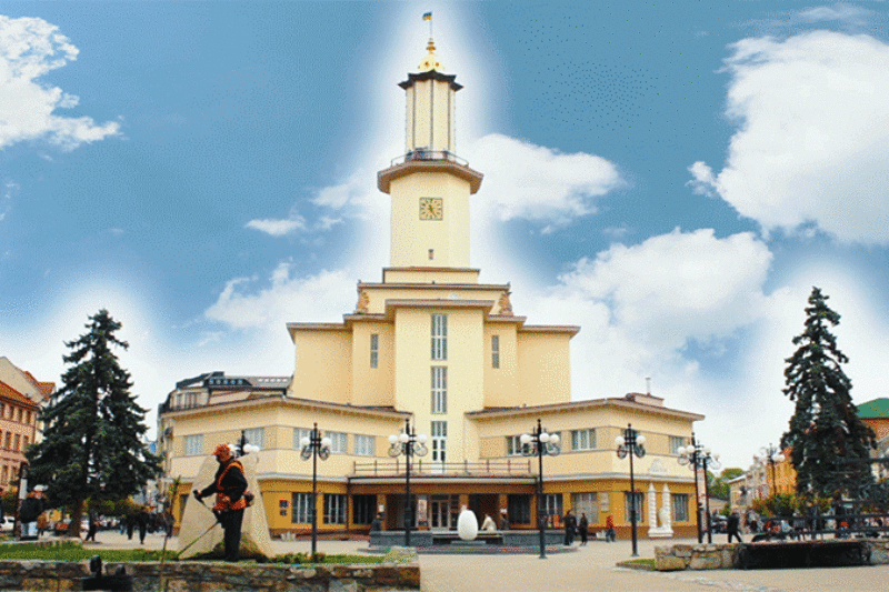 Сінемаграфічний Івано-Франківськ, або коли місто завмирає (ФОТО)