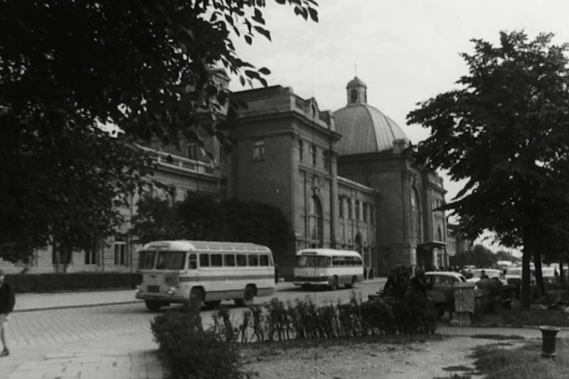 Cвяткування 10-ти ліття "Золотого вересня" (1949) та вступні іспити до франківської політехніки (1965) (ВІДЕО)
