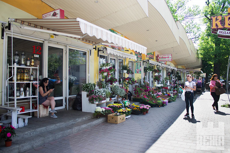Купити квіти, не можна пройти повз: репортаж з квіткових ринків (ФОТО)