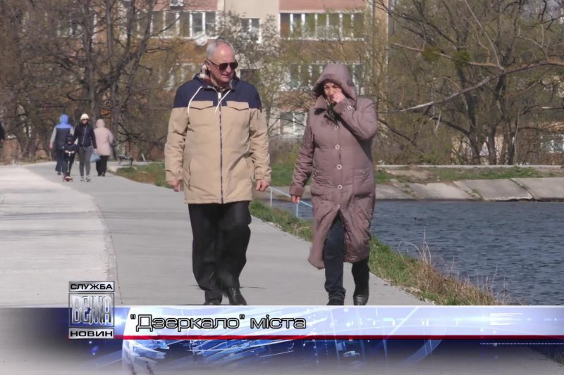 Комунальники відновили благоустрій поблизу міського озера (ВІДЕО)