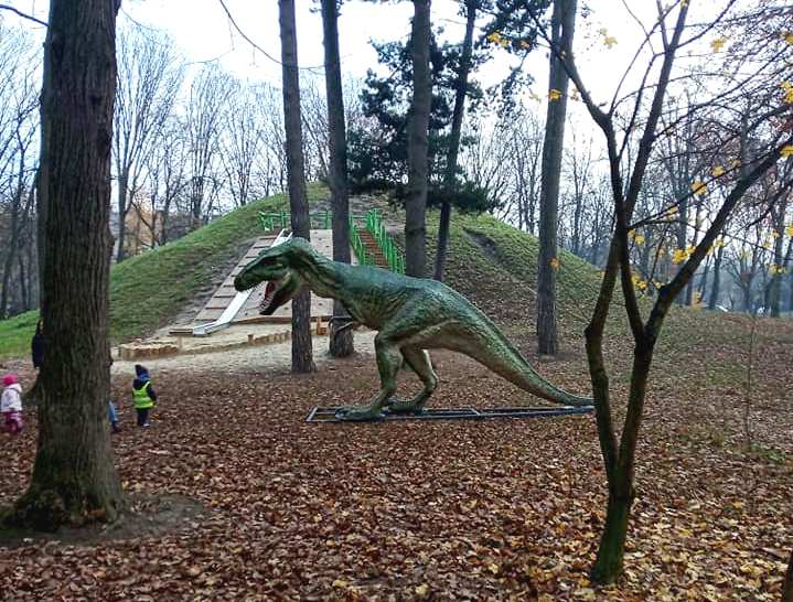 “В нас є багато цікавих ідей для парку Шевченка”, – творець скульптури франківського динозавра